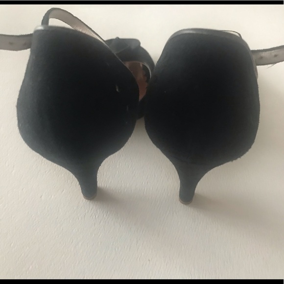 Marc Jacobs blk suede heels - Picture 3 of 3